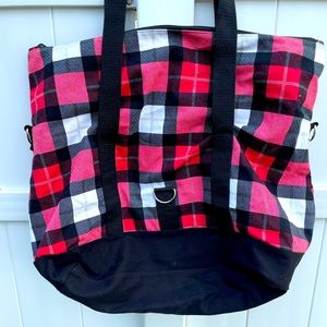 Deep sidle bag. Red plaid design. Thirty-one.